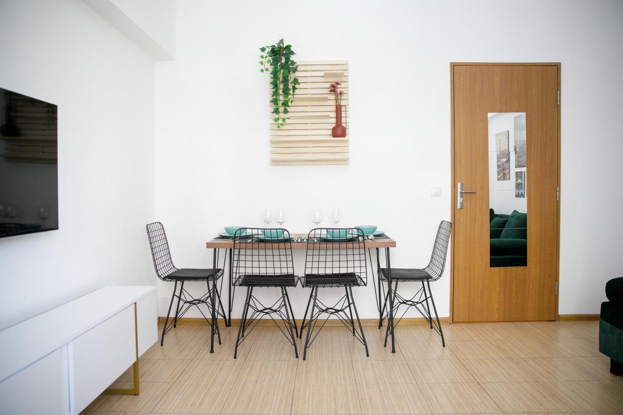 Color Apartments Corneliu Coposu No3 Bucareste Exterior foto